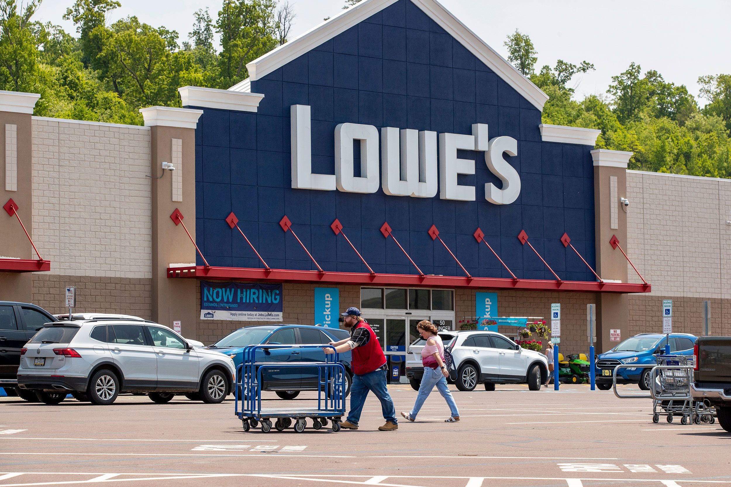 Lowe's Jobs: Building Success Together, One Project at a Time!